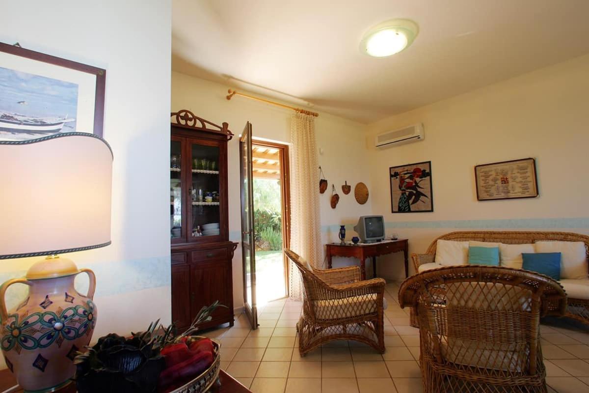 קוסטונאצ'י Villa Levante Vista Mare Cornino מראה חיצוני תמונה